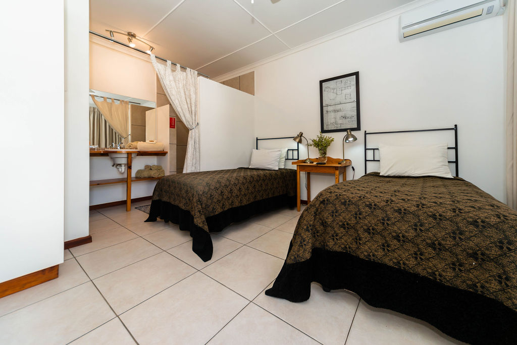 Boesmanskers @ Melkboomsdrift Guest House